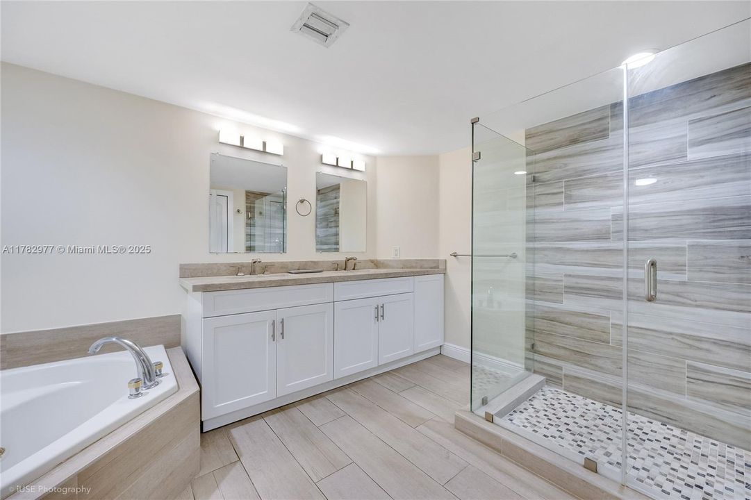 Vendido Recientemente: $735,000 (2 camas, 2 baños, 1410 Pies cuadrados)