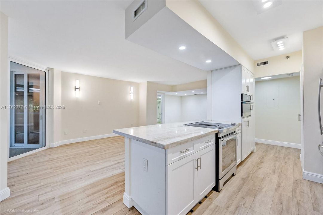 Vendido Recientemente: $735,000 (2 camas, 2 baños, 1410 Pies cuadrados)