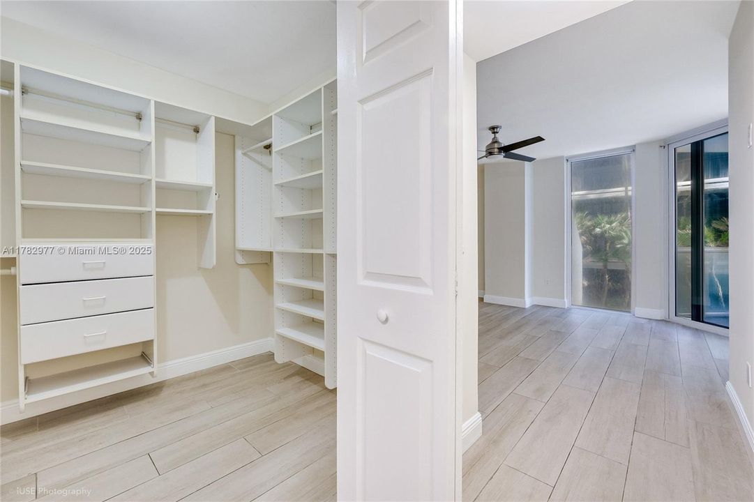 Vendido Recientemente: $735,000 (2 camas, 2 baños, 1410 Pies cuadrados)