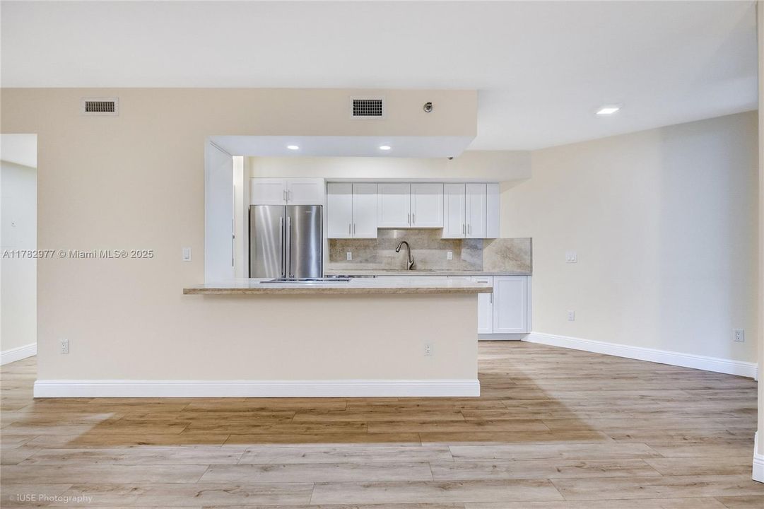 Vendido Recientemente: $735,000 (2 camas, 2 baños, 1410 Pies cuadrados)