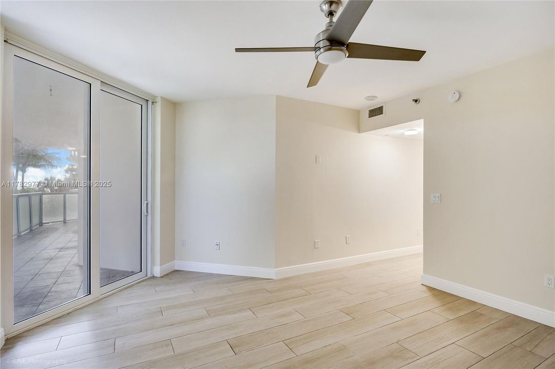 Vendido Recientemente: $735,000 (2 camas, 2 baños, 1410 Pies cuadrados)