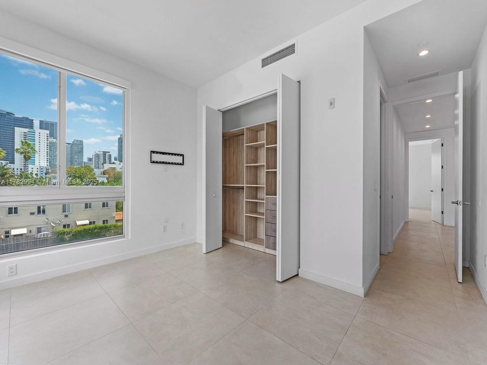 На продажу: $1,399,000 (4 спален, 4 ванн, 2024 Квадратных фут)