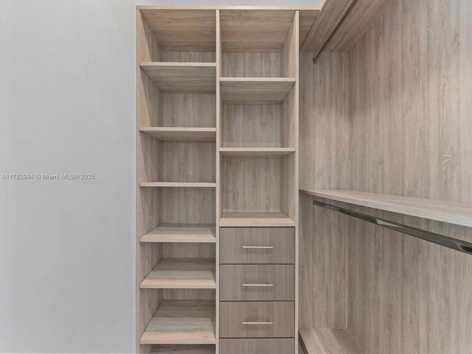 На продажу: $1,399,000 (4 спален, 4 ванн, 2024 Квадратных фут)