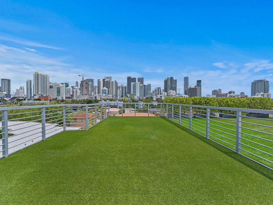 На продажу: $1,399,000 (4 спален, 4 ванн, 2024 Квадратных фут)