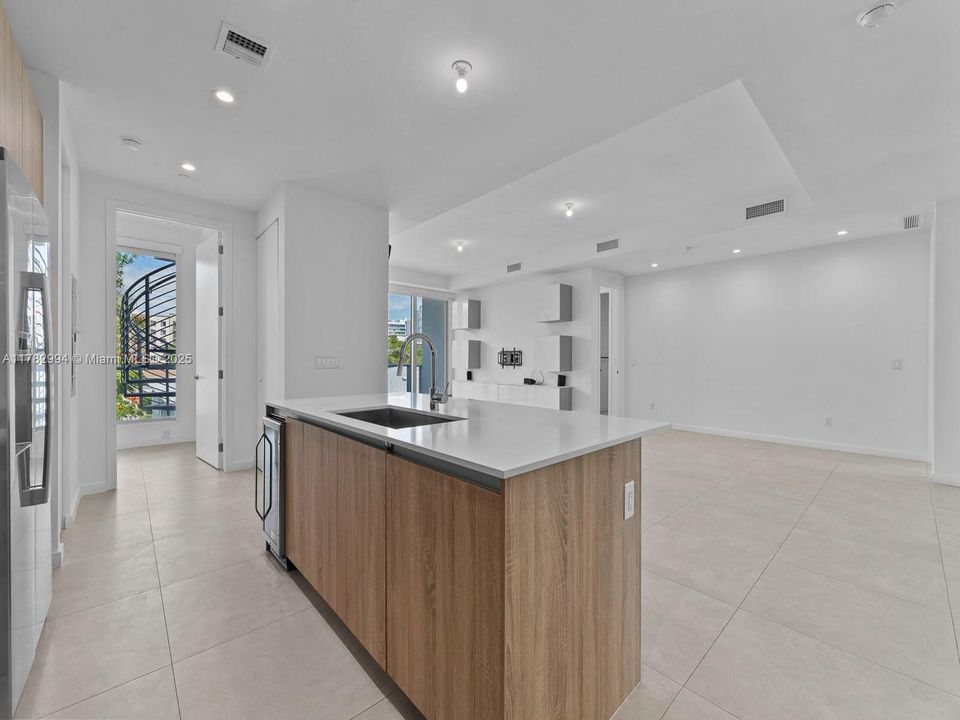 На продажу: $1,399,000 (4 спален, 4 ванн, 2024 Квадратных фут)