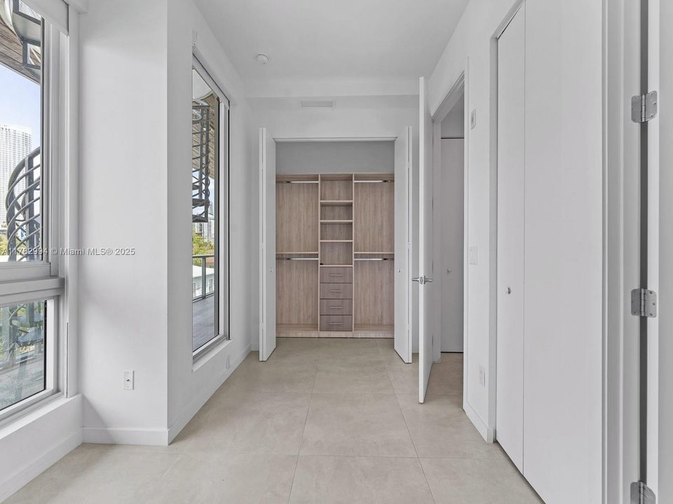 На продажу: $1,399,000 (4 спален, 4 ванн, 2024 Квадратных фут)