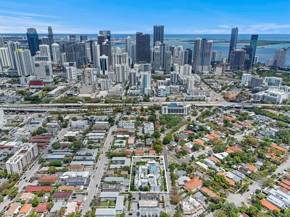 На продажу: $1,399,000 (4 спален, 4 ванн, 2024 Квадратных фут)