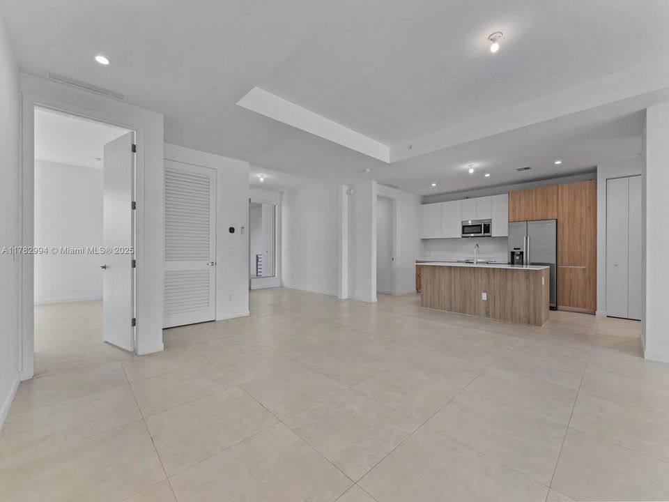 На продажу: $1,399,000 (4 спален, 4 ванн, 2024 Квадратных фут)