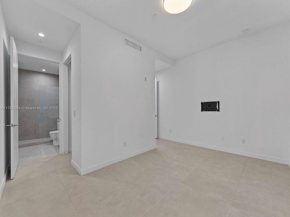 На продажу: $1,399,000 (4 спален, 4 ванн, 2024 Квадратных фут)