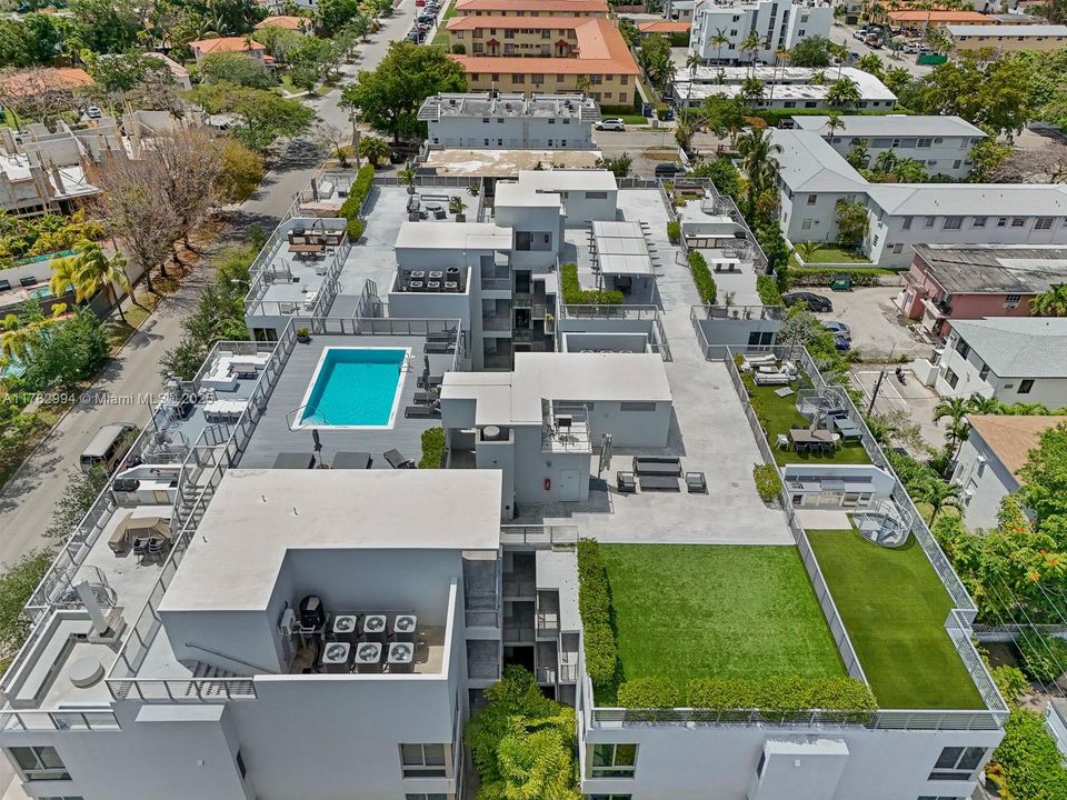 На продажу: $1,399,000 (4 спален, 4 ванн, 2024 Квадратных фут)