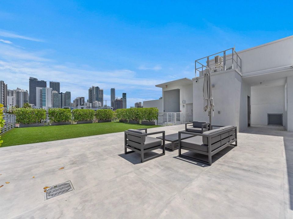 На продажу: $1,399,000 (4 спален, 4 ванн, 2024 Квадратных фут)