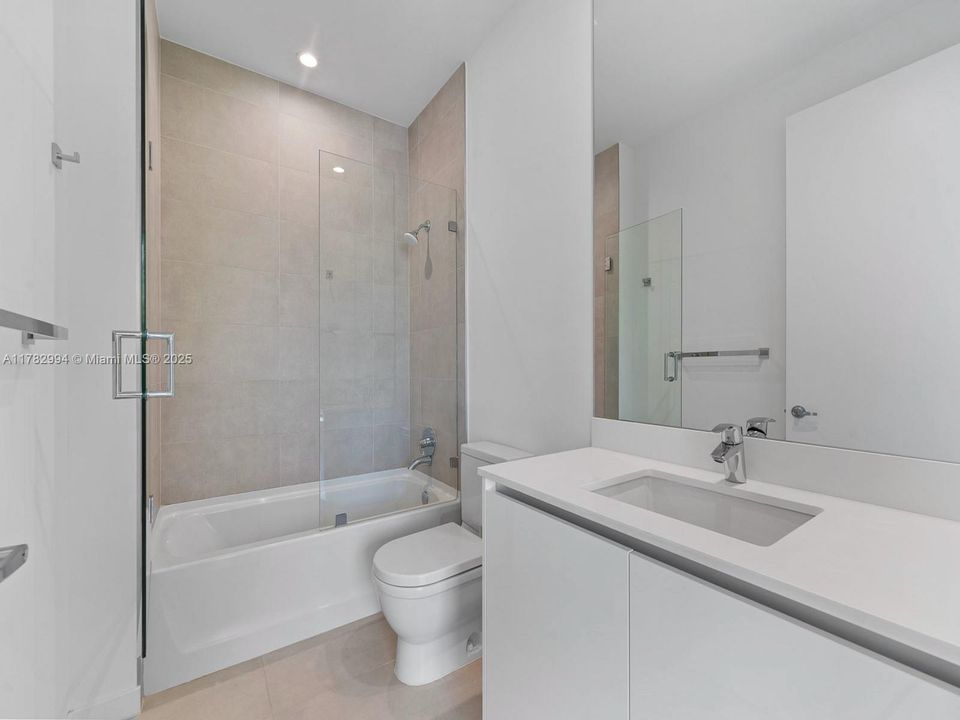 На продажу: $1,399,000 (4 спален, 4 ванн, 2024 Квадратных фут)