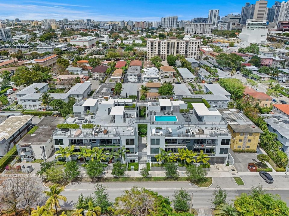 На продажу: $1,399,000 (4 спален, 4 ванн, 2024 Квадратных фут)