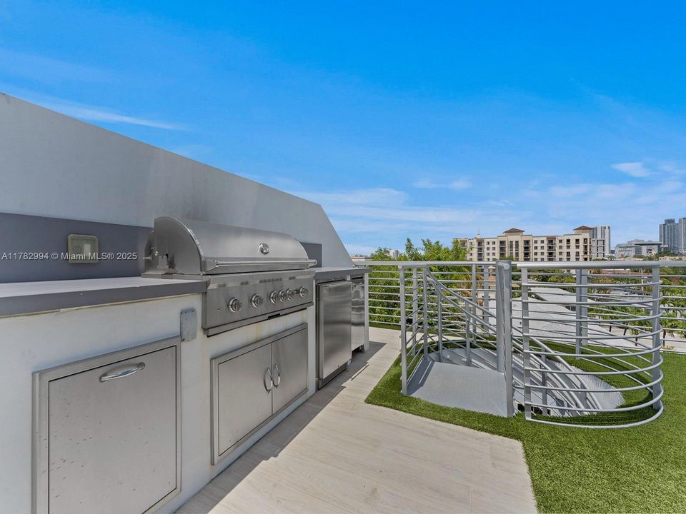 На продажу: $1,399,000 (4 спален, 4 ванн, 2024 Квадратных фут)