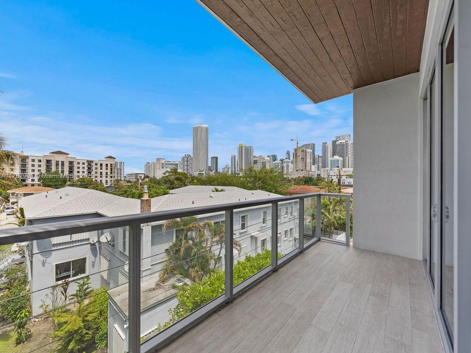 На продажу: $1,399,000 (4 спален, 4 ванн, 2024 Квадратных фут)