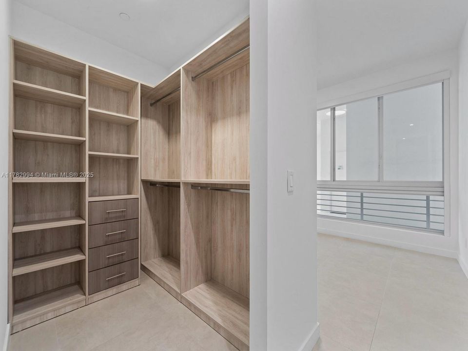 На продажу: $1,399,000 (4 спален, 4 ванн, 2024 Квадратных фут)