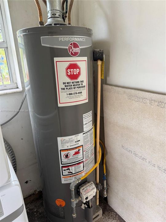 Недавно продано: $565,000 (4 спален, 2 ванн, 1415 Квадратных фут)