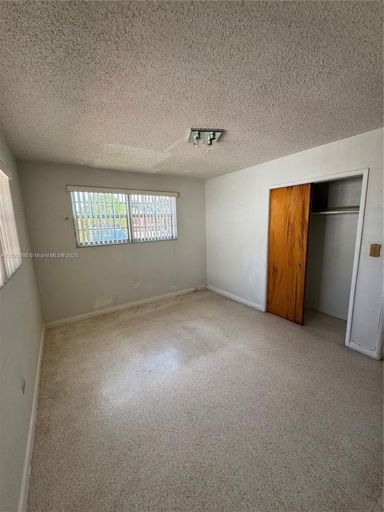 Недавно продано: $565,000 (4 спален, 2 ванн, 1415 Квадратных фут)