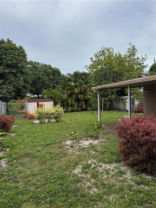 Недавно продано: $565,000 (4 спален, 2 ванн, 1415 Квадратных фут)