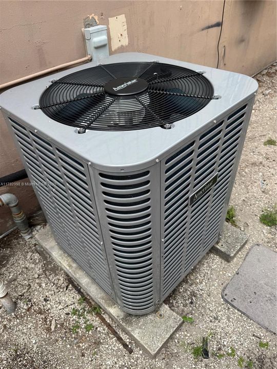 Недавно продано: $565,000 (4 спален, 2 ванн, 1415 Квадратных фут)