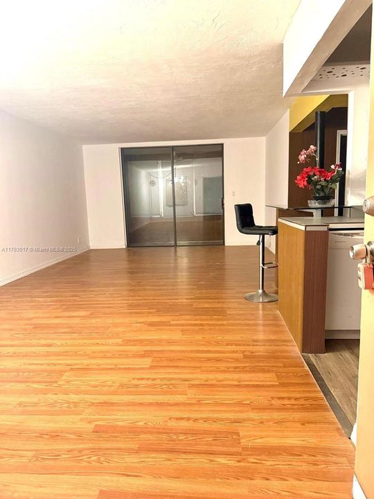 En Venta: $108,000 (1 camas, 1 baños, 748 Pies cuadrados)