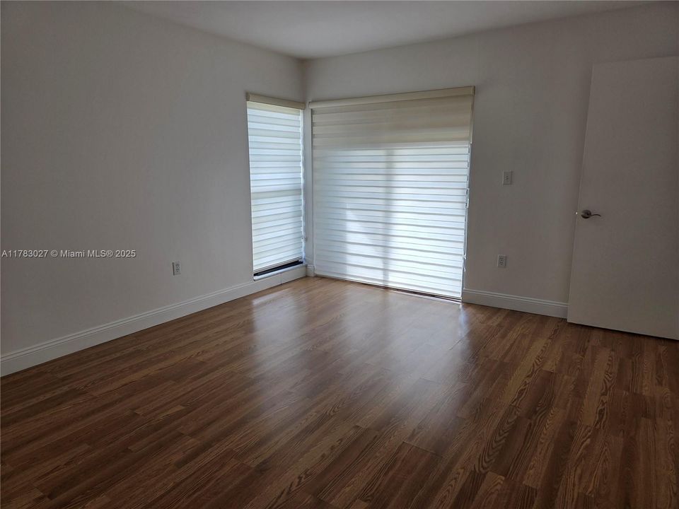 Vendido Recientemente: $348,900 (3 camas, 2 baños, 1240 Pies cuadrados)