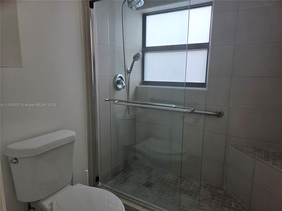 Vendido Recientemente: $348,900 (3 camas, 2 baños, 1240 Pies cuadrados)