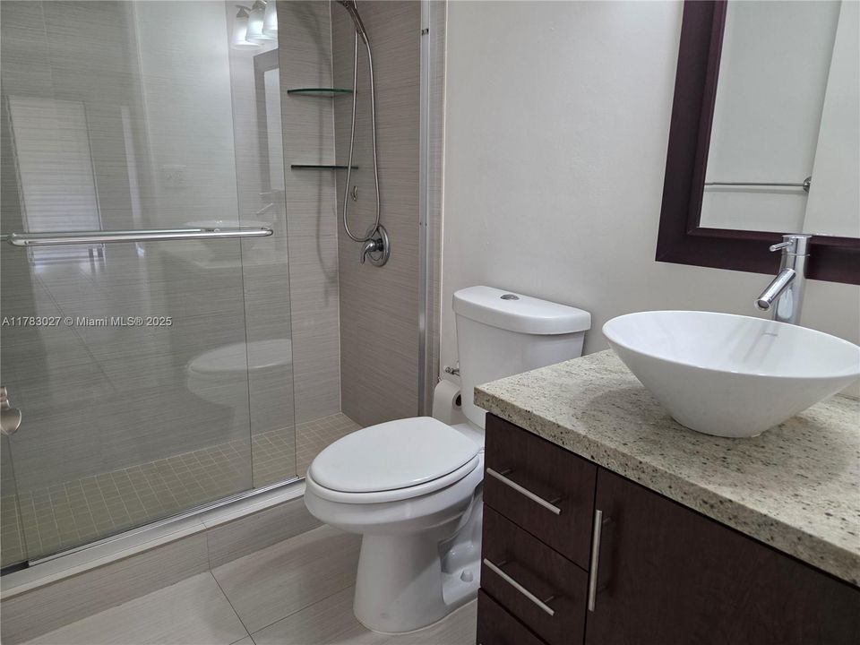 Vendido Recientemente: $348,900 (3 camas, 2 baños, 1240 Pies cuadrados)