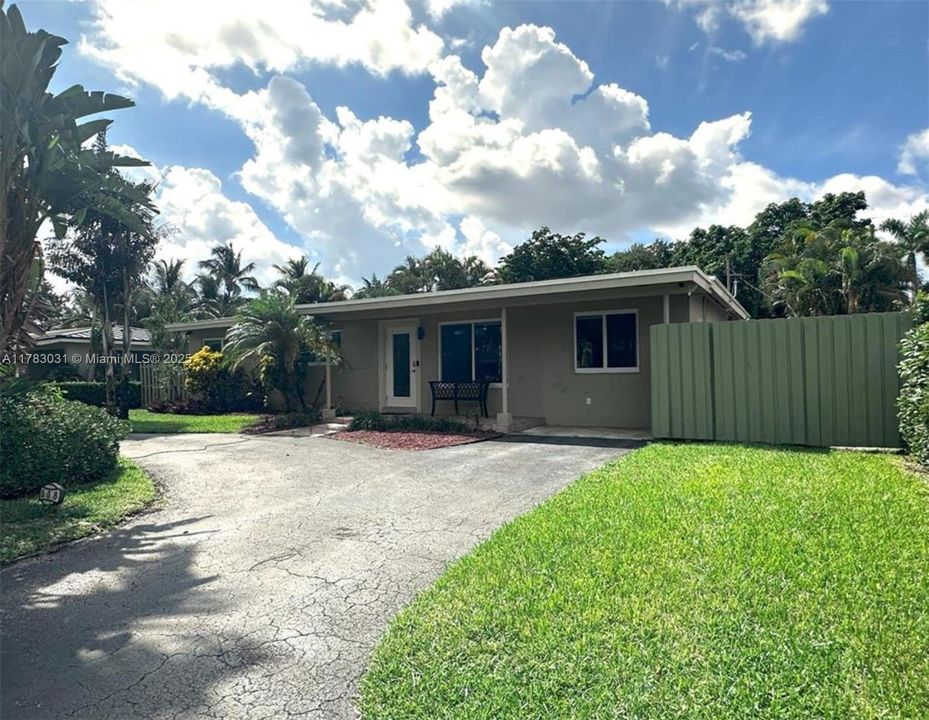 Vendido Recientemente: $699,000 (3 camas, 2 baños, 1330 Pies cuadrados)