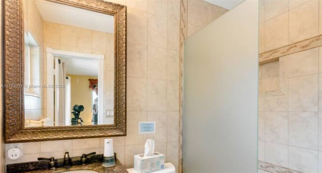 Vendido Recientemente: $699,000 (3 camas, 2 baños, 1330 Pies cuadrados)