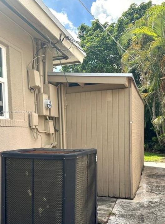 Vendido Recientemente: $699,000 (3 camas, 2 baños, 1330 Pies cuadrados)