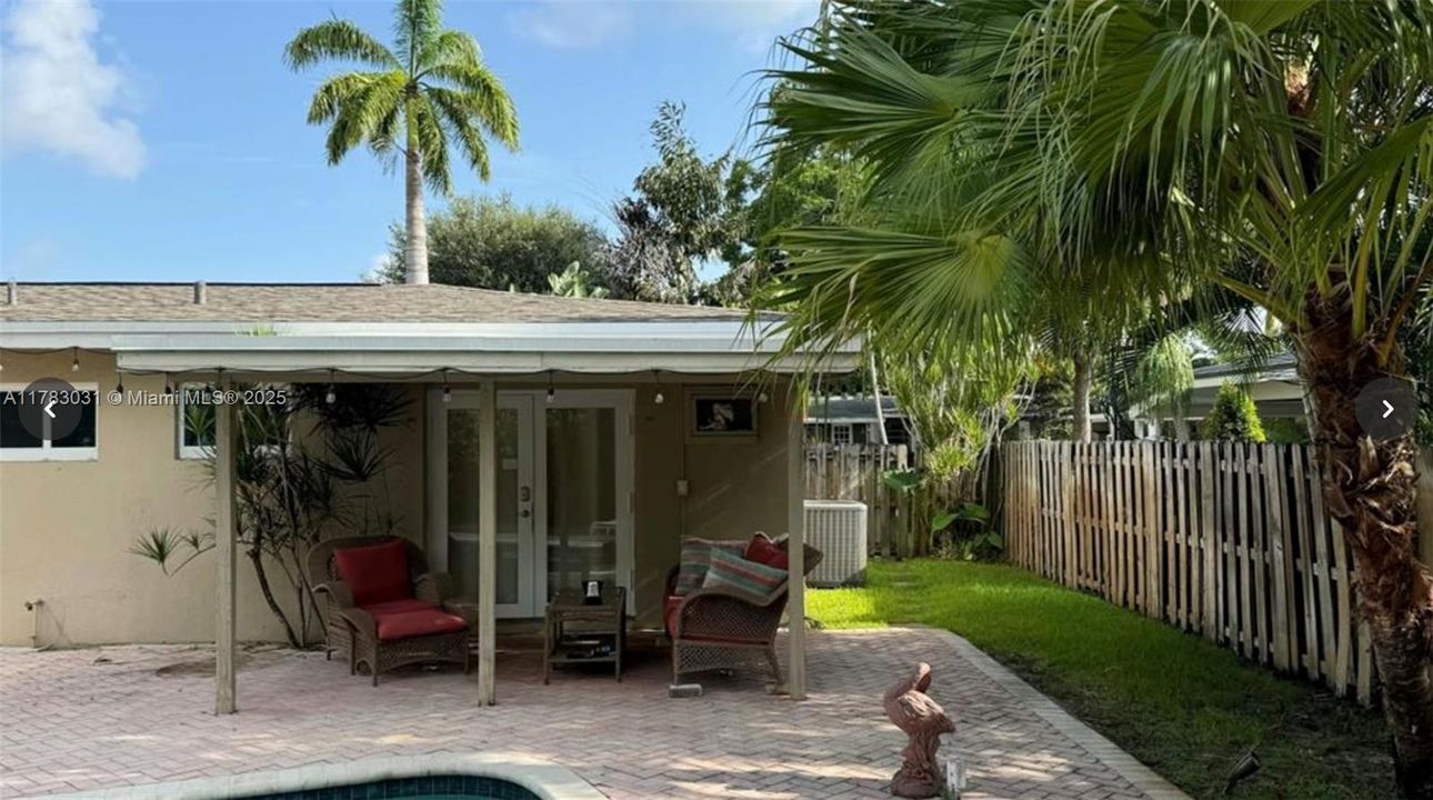 Vendido Recientemente: $699,000 (3 camas, 2 baños, 1330 Pies cuadrados)