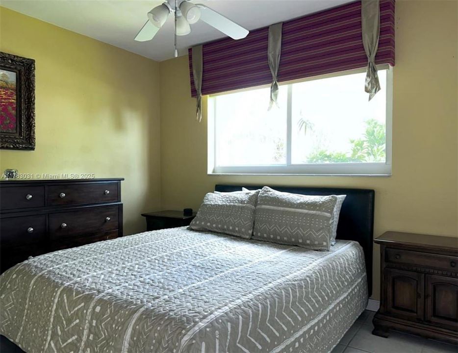 Vendido Recientemente: $699,000 (3 camas, 2 baños, 1330 Pies cuadrados)