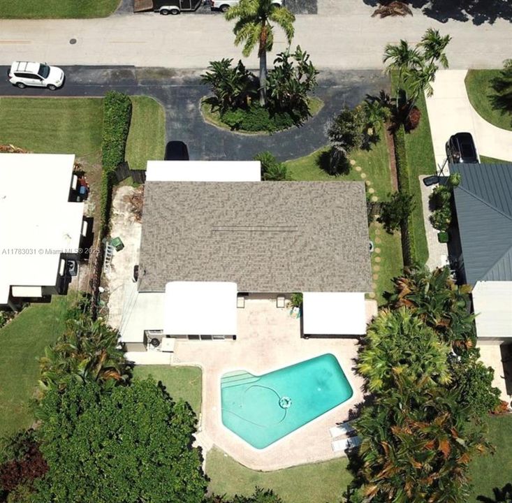 Vendido Recientemente: $699,000 (3 camas, 2 baños, 1330 Pies cuadrados)