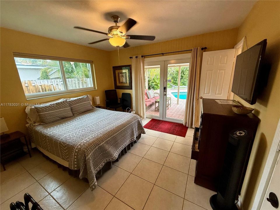 Vendido Recientemente: $699,000 (3 camas, 2 baños, 1330 Pies cuadrados)