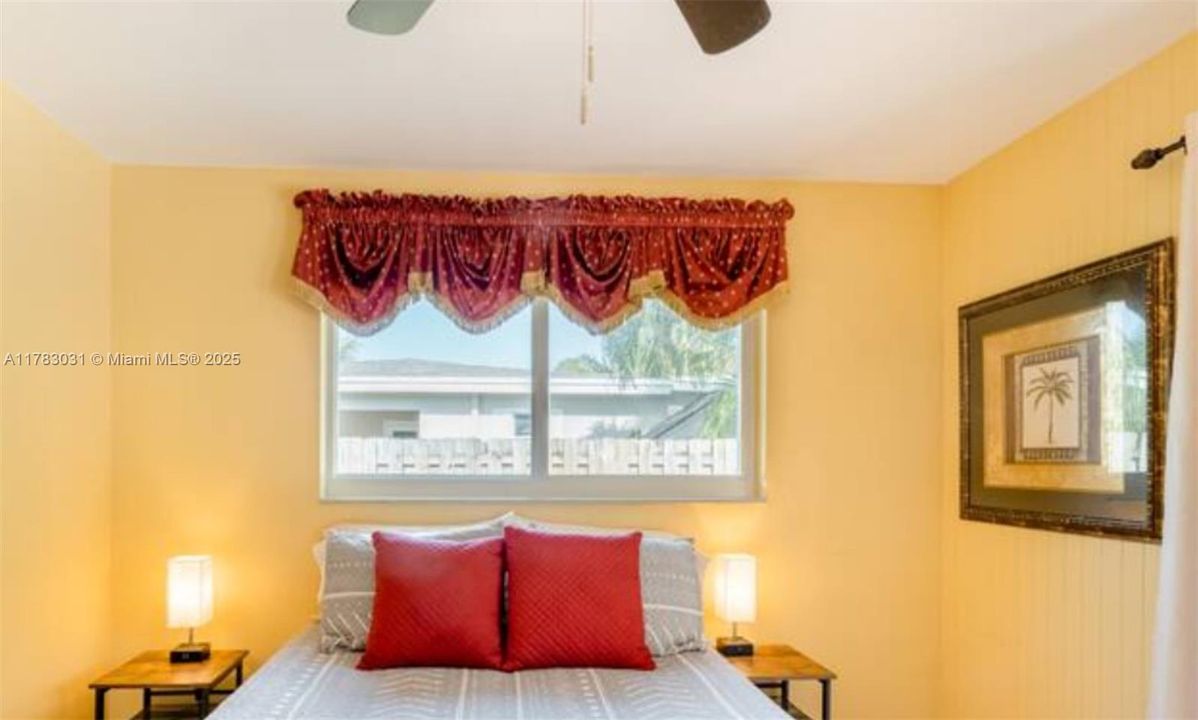 Vendido Recientemente: $699,000 (3 camas, 2 baños, 1330 Pies cuadrados)