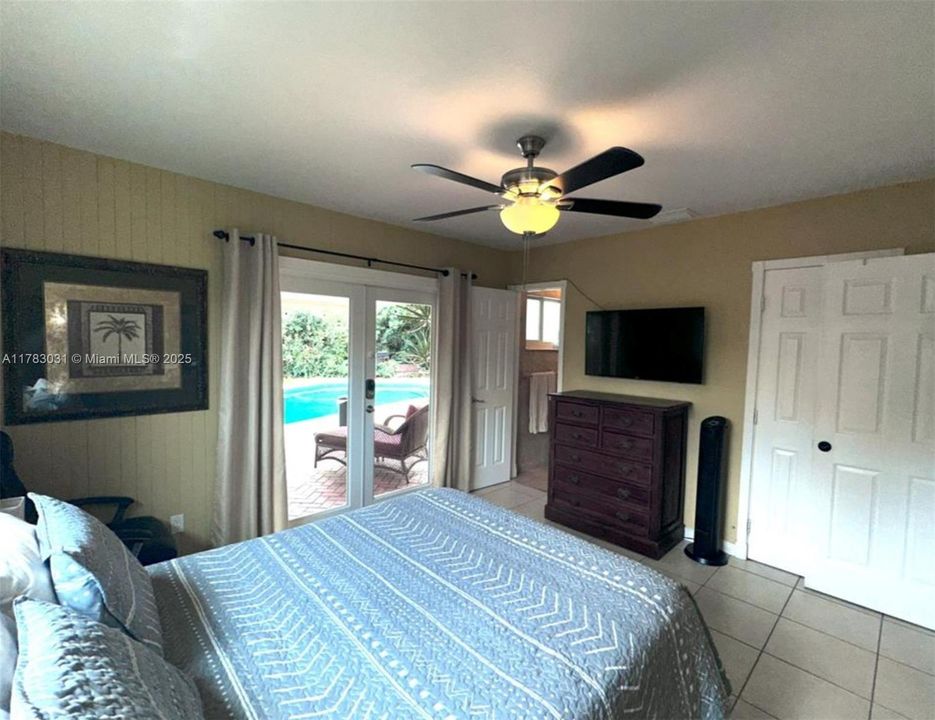 Vendido Recientemente: $699,000 (3 camas, 2 baños, 1330 Pies cuadrados)