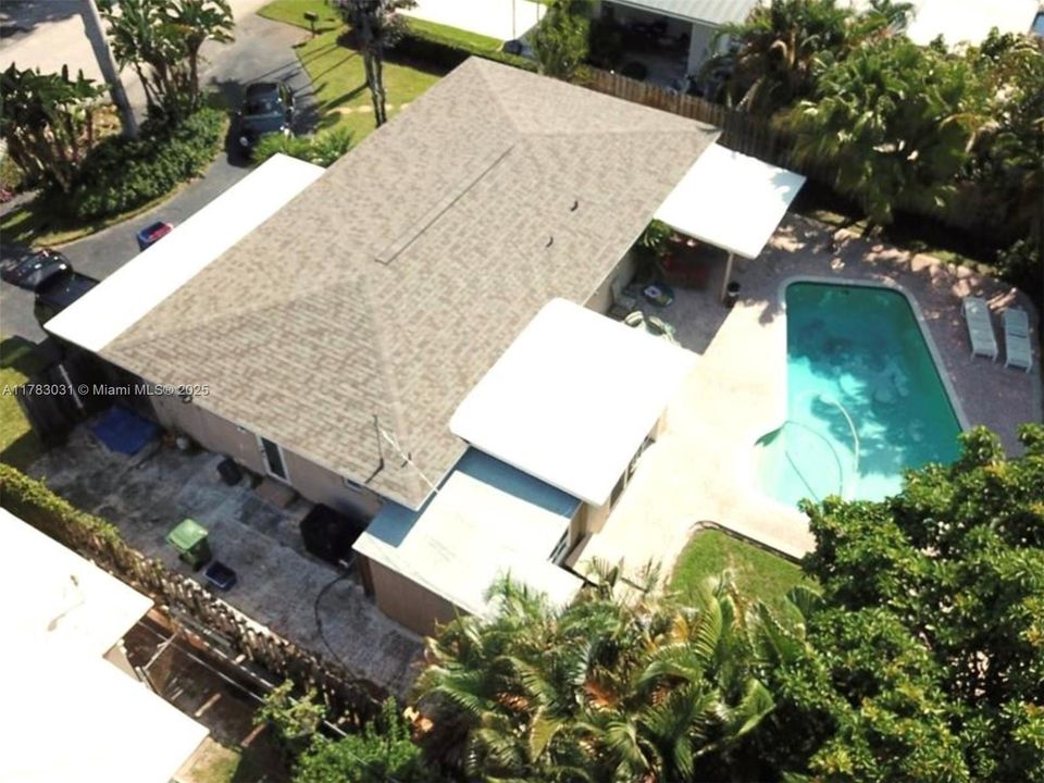 Vendido Recientemente: $699,000 (3 camas, 2 baños, 1330 Pies cuadrados)