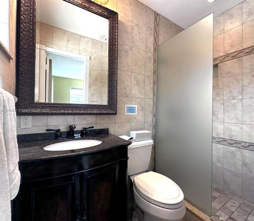 Vendido Recientemente: $699,000 (3 camas, 2 baños, 1330 Pies cuadrados)