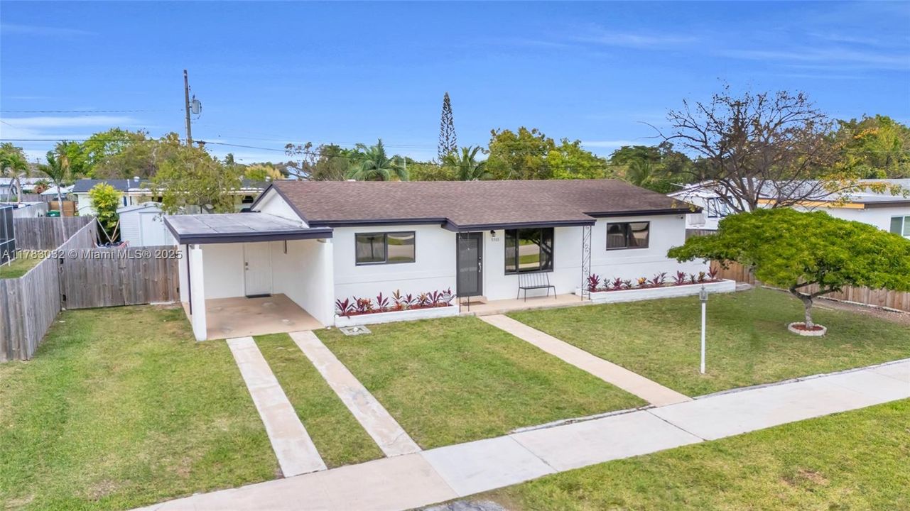 Недавно продано: $589,817 (3 спален, 2 ванн, 1276 Квадратных фут)