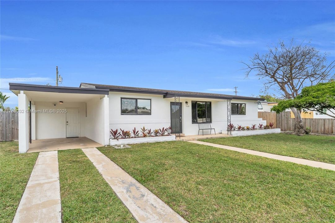 Недавно продано: $589,817 (3 спален, 2 ванн, 1276 Квадратных фут)