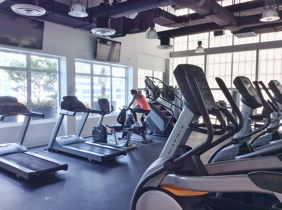 Recientemente alquilado: $3,500 (2 camas, 2 baños, 1069 Pies cuadrados)