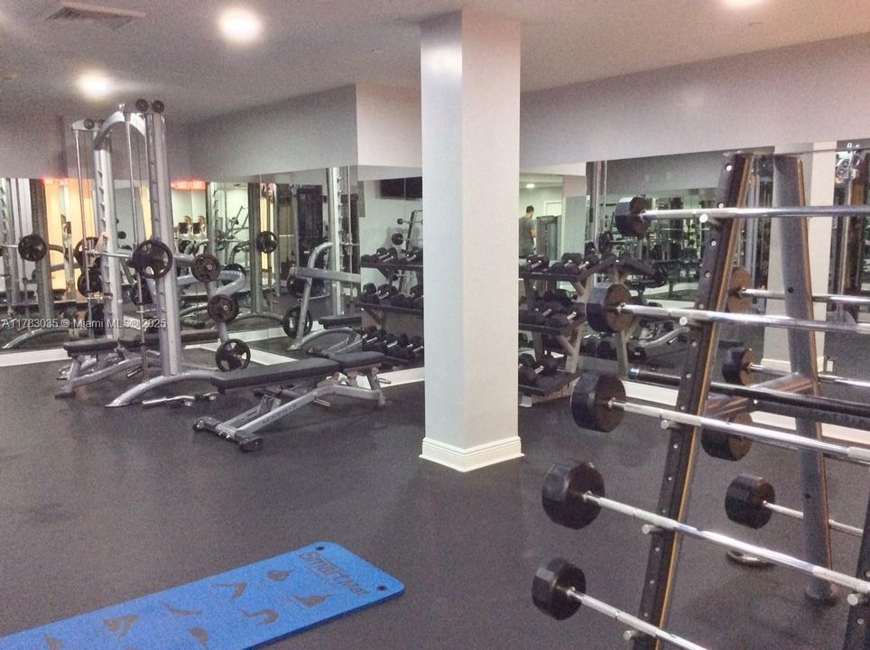 Recientemente alquilado: $3,500 (2 camas, 2 baños, 1069 Pies cuadrados)