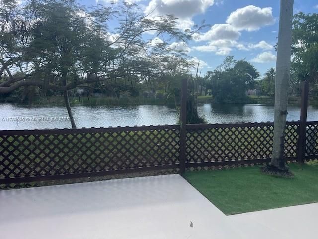 Recientemente alquilado: $2,000 (2 camas, 2 baños, 871 Pies cuadrados)