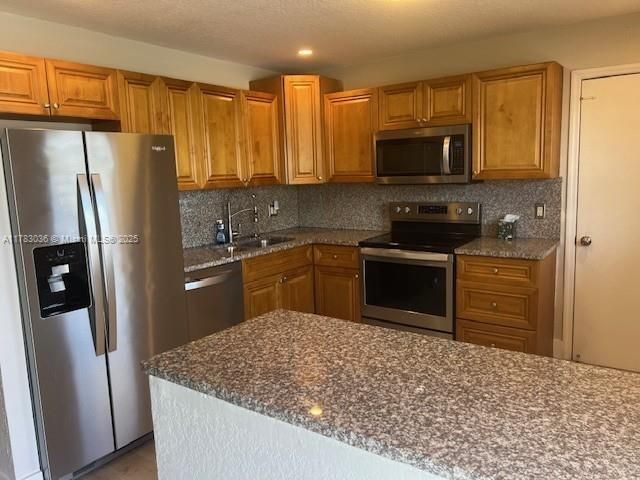 Recientemente alquilado: $2,000 (2 camas, 2 baños, 871 Pies cuadrados)