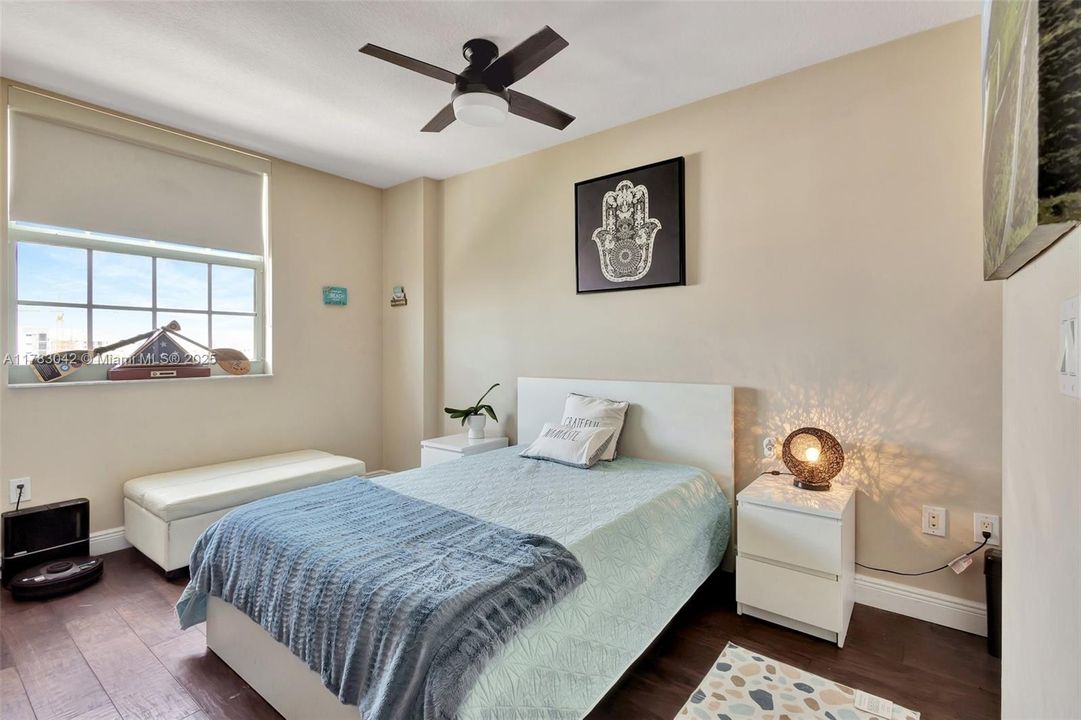 For Sale: $459,900 (2 beds, 2 baths, 1130 Square Feet)