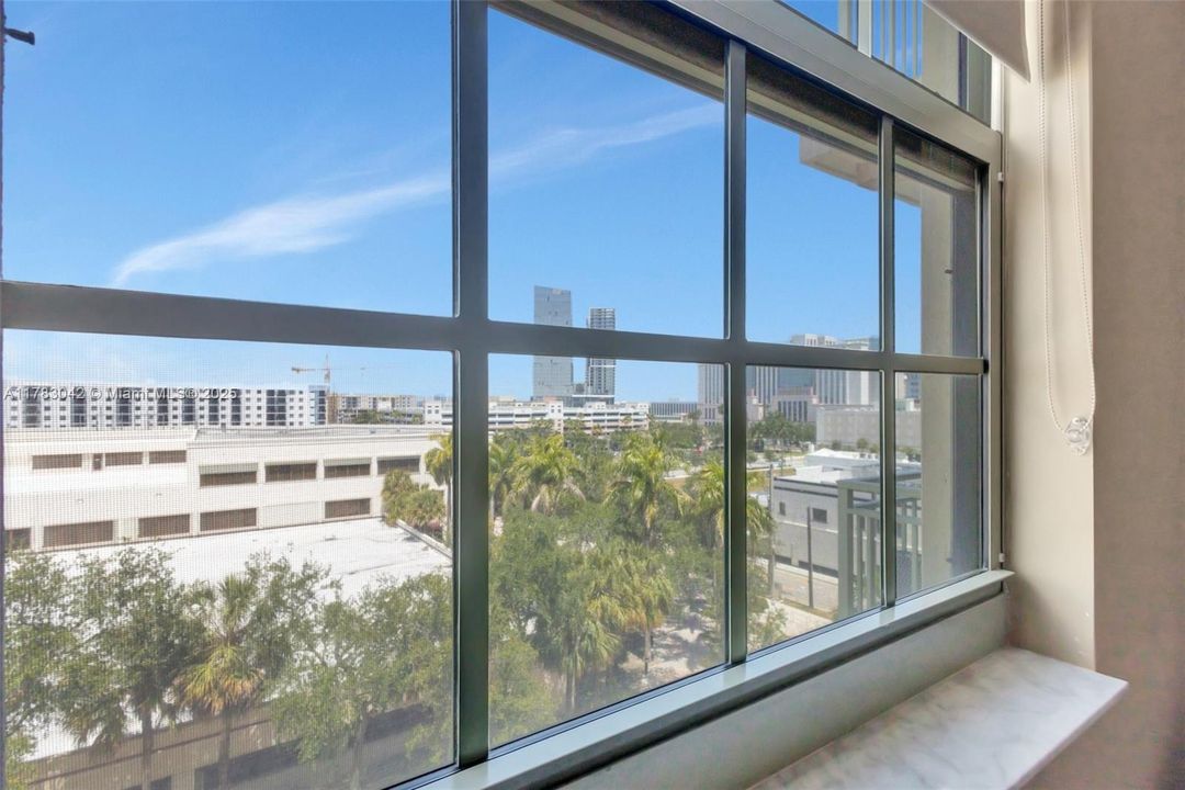 For Sale: $459,900 (2 beds, 2 baths, 1130 Square Feet)