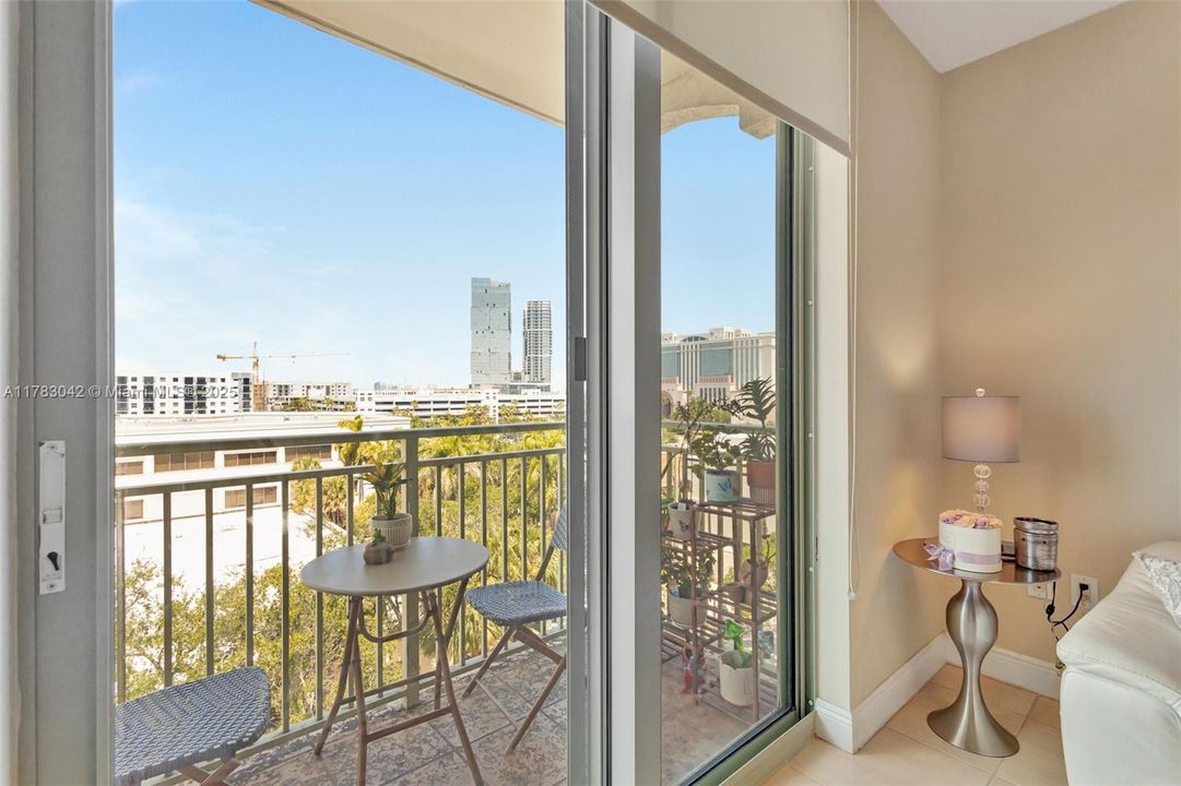 For Sale: $459,900 (2 beds, 2 baths, 1130 Square Feet)