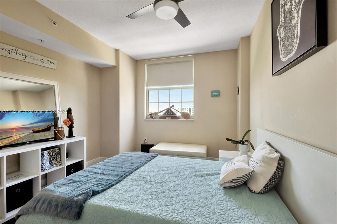 For Sale: $459,900 (2 beds, 2 baths, 1130 Square Feet)