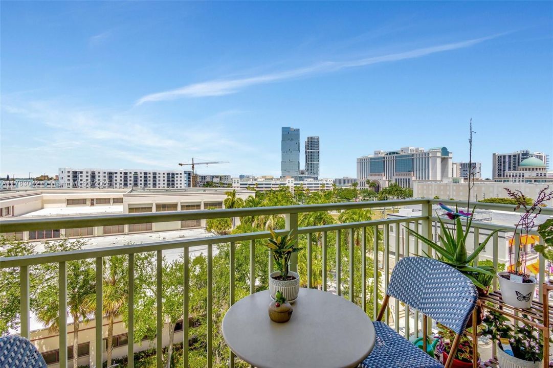 For Sale: $459,900 (2 beds, 2 baths, 1130 Square Feet)